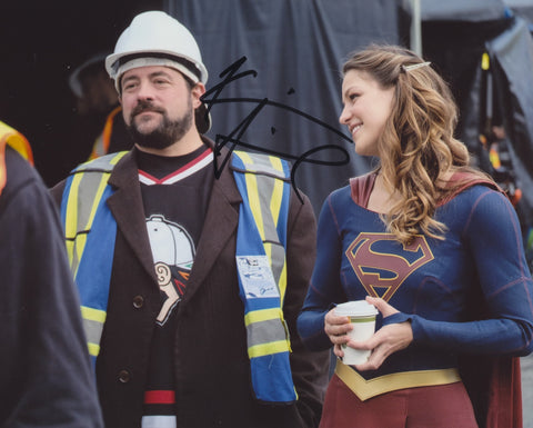 KEVIN SMITH SIGNED SUPERGIRL 8X10 PHOTO