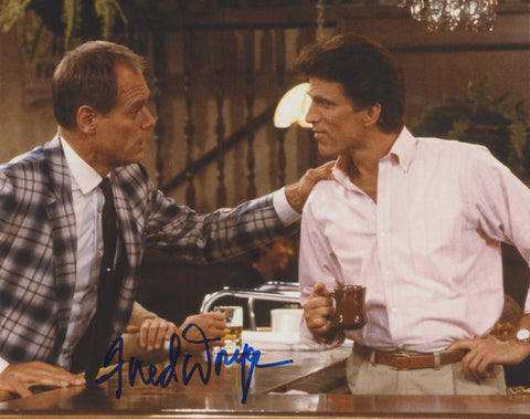 FRED DRYER SIGNED CHEERS 8X10 PHOTO