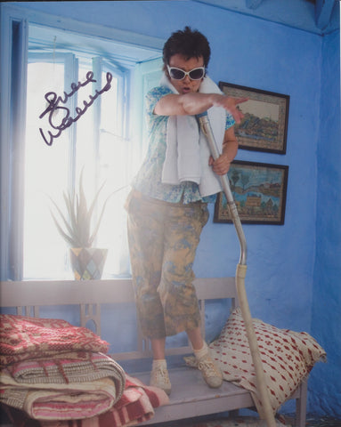 JULIE WALTERS SIGNED MAMMA MIA! 8X10 PHOTO